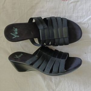 YUU SLIDES WEDGE SANDALS SIZE 7 BLACK COLOR excellent condition